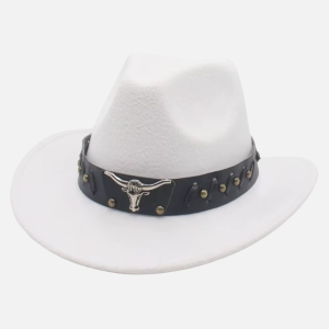 Chapeau de cowboy texan blanc avec bande cuir noire, tête de taureau longhorn en métal et clous dorés