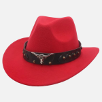 Chapeau de cowboy texan rouge avec bande cuir noire, tête de taureau longhorn en métal et clous dorés